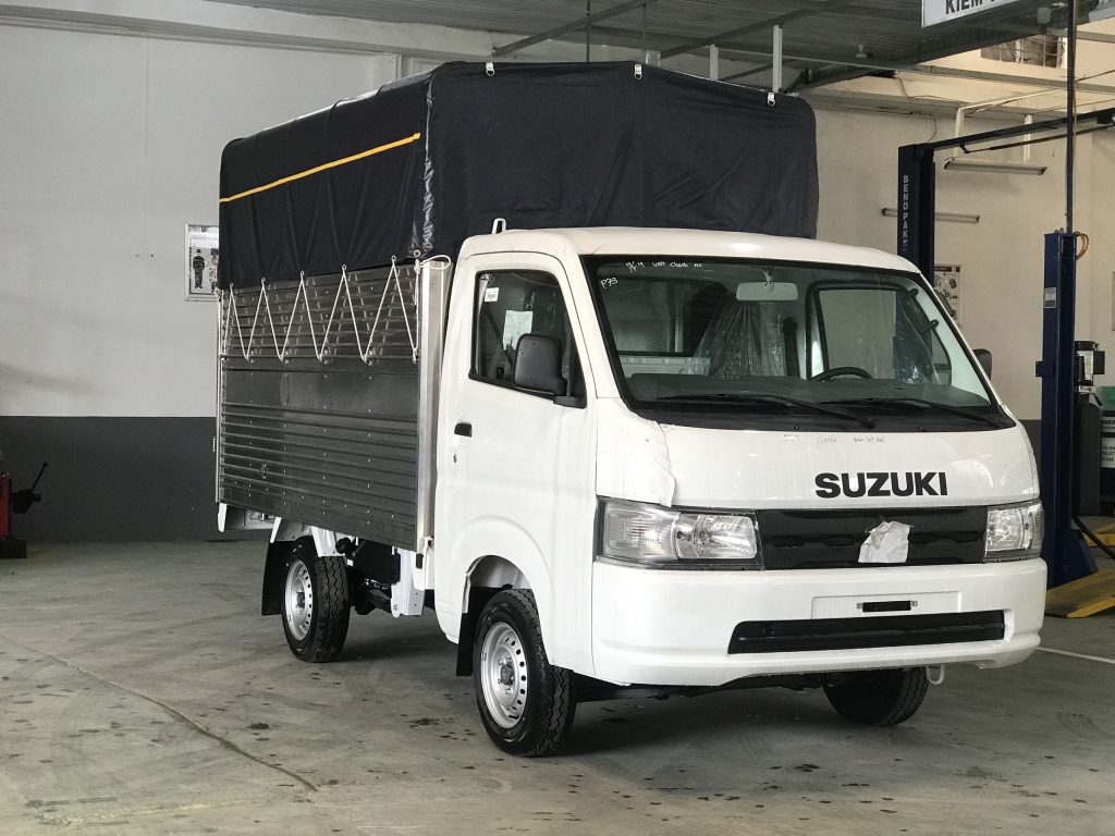 xe-tai-suzuki-carry-pro-thung-mui-bac-750kg-phia-truoc-xe