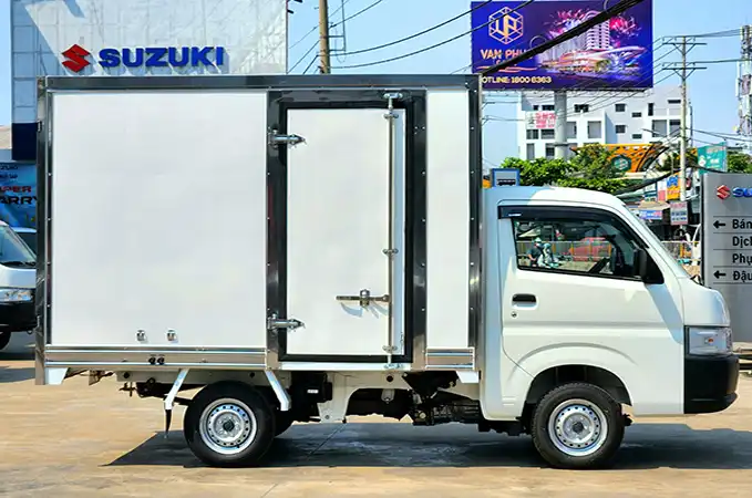 xe-tai-suzuki-750kg-thung-composite-2024