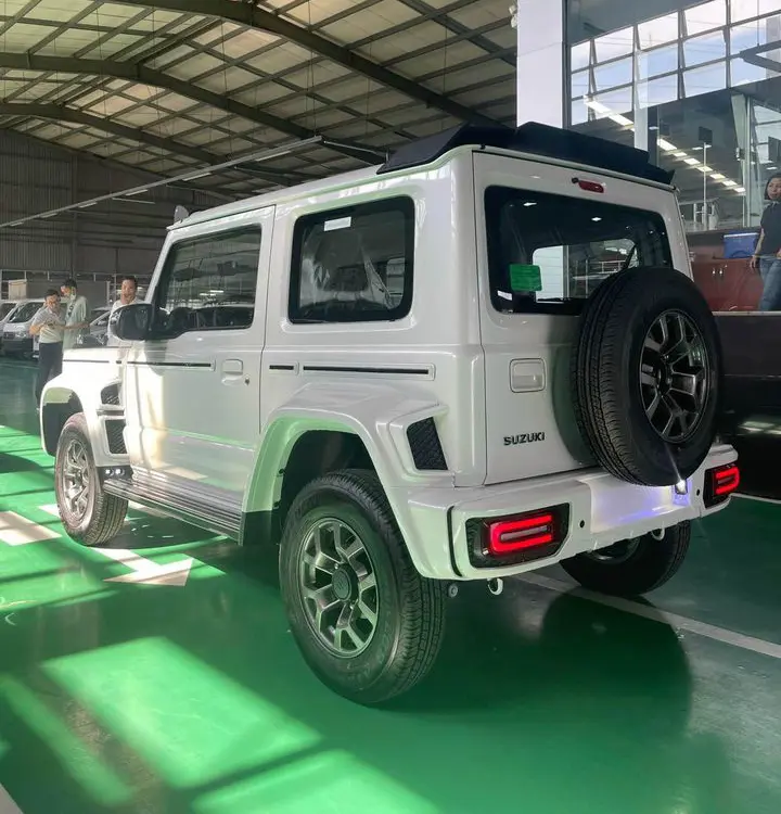 suzuki jimny mau trang do