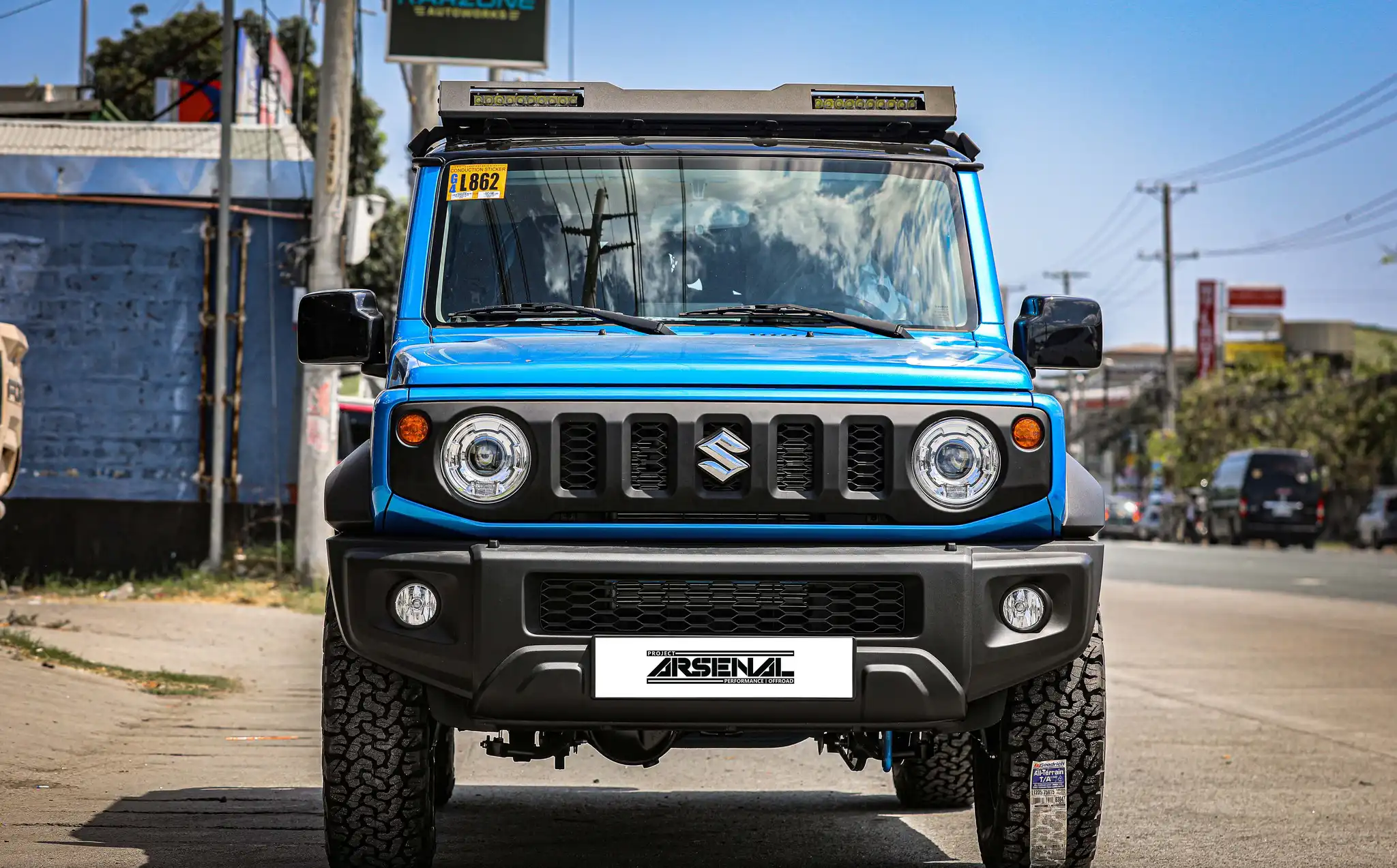 suzuki jimny mau xanh duong do