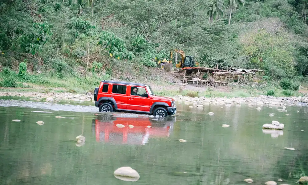 anh-thuc-te-xe-suzuki-jimny-5-cua-17