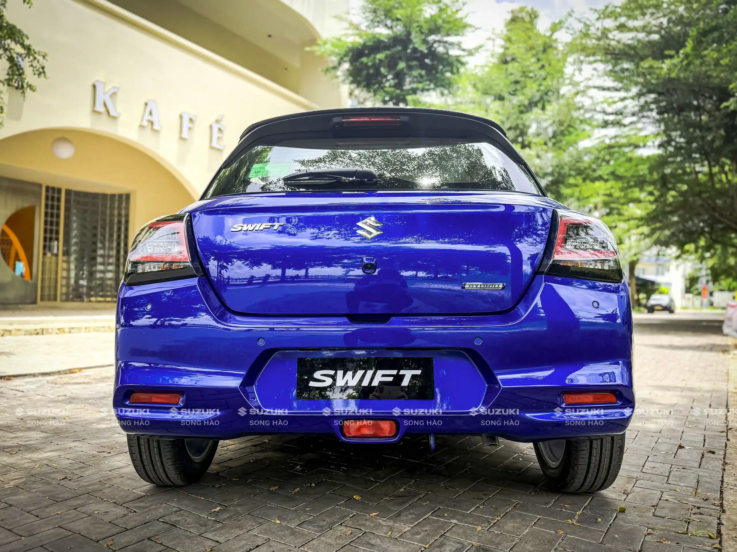 suzuki swift 2025 duoi xe scaled