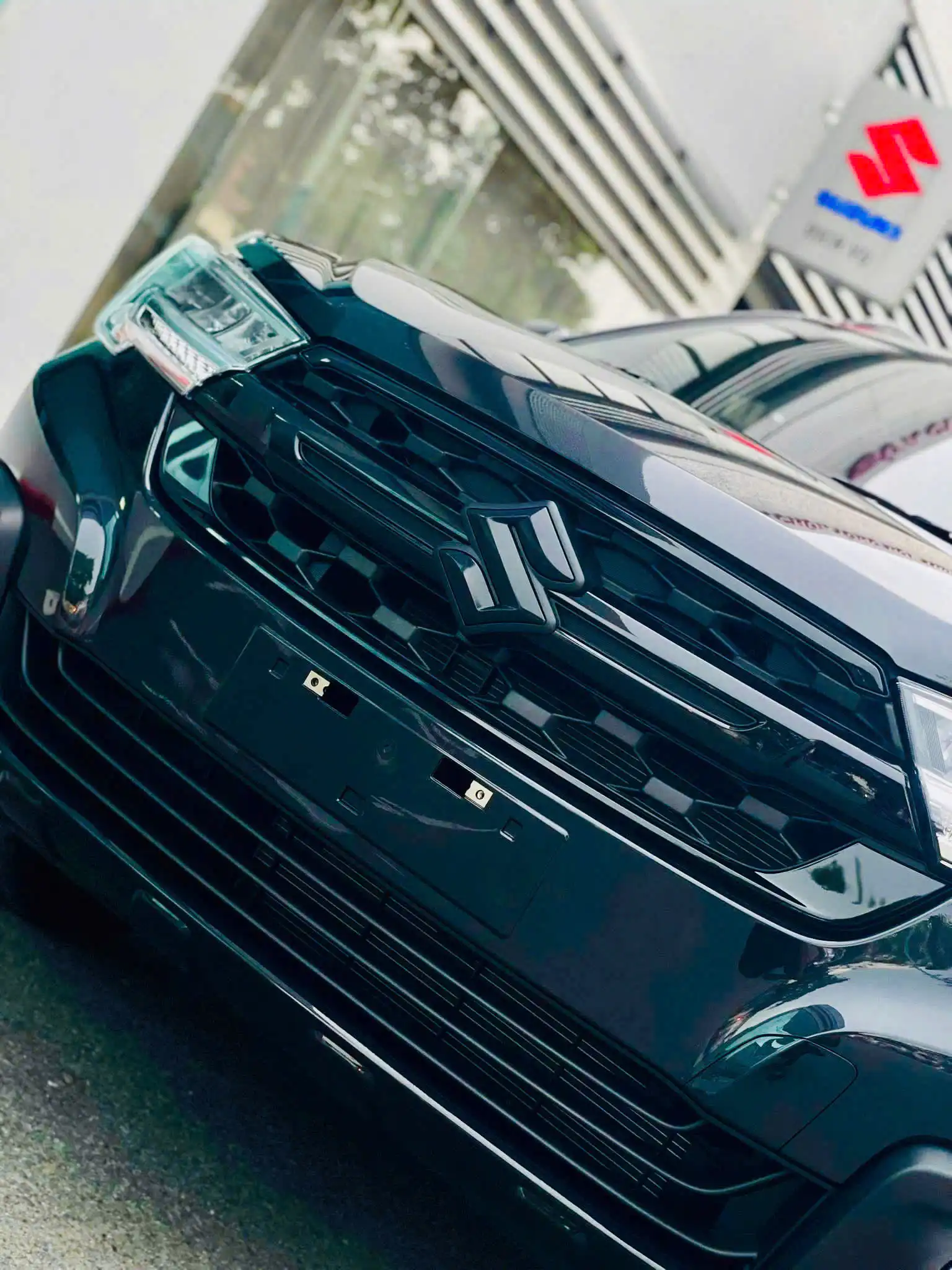 suzuki xl7 black hybrid edition anh thuc te dau