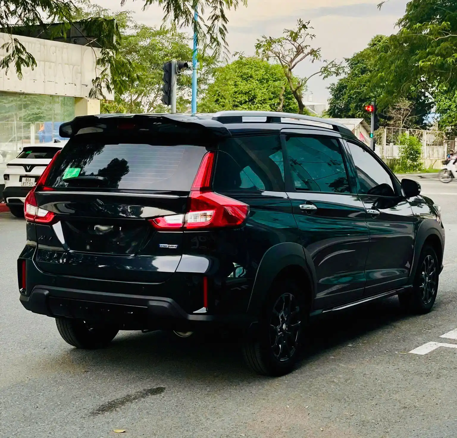 suzuki xl7 black hybrid edition ky niem 30 nam suzuki viet nam